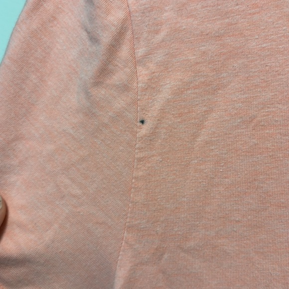 Under Armour Loose Fit Heatgear Peach and Navy T Shirt - Picture 4 of 9